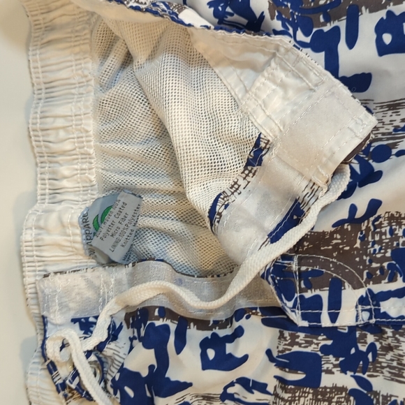 Men Swimming Trunks...Size Medium - Picture 6 of 8